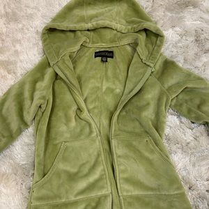 GREEN FUR SWEATER🍀